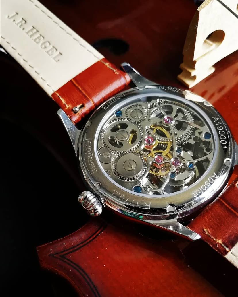 Absolut Traditions caseback detail